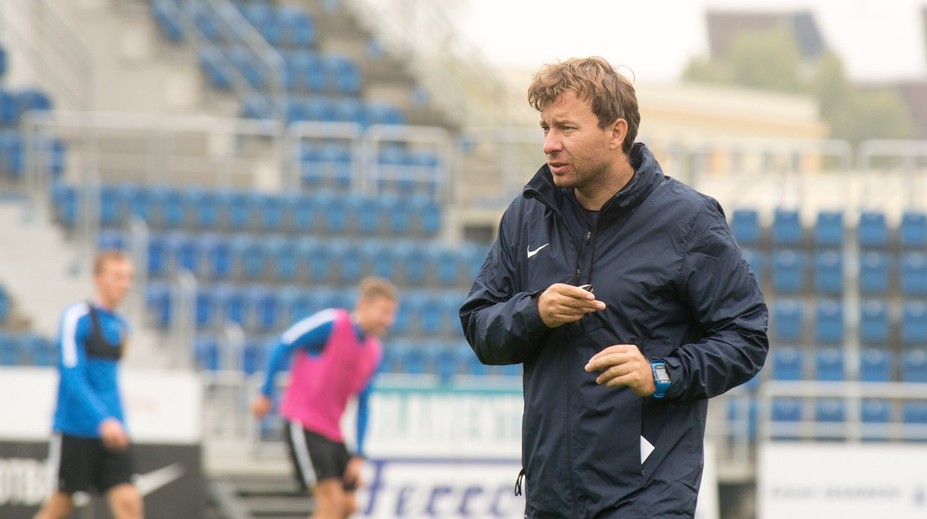 Tajne nahrával hráčky, trest mnohí považujú za výsmech. Škandál známeho trénera v Česku opäť ožil