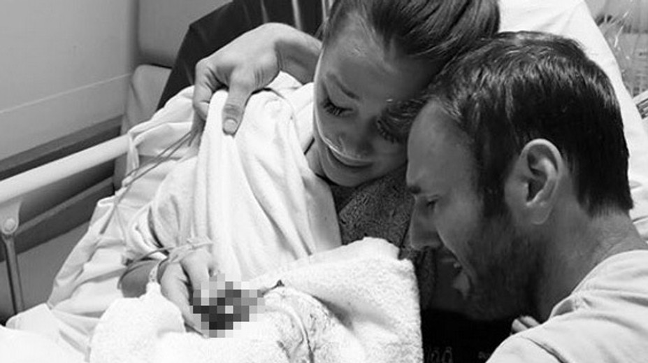 Fotka, ktorá trhá srdce. Herečka predčasne porodila mŕtveho synčeka
