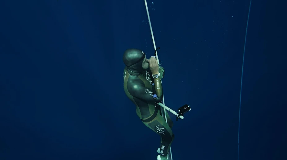 VIDEO: Slovenský freediver Martin Ruman vytvoril nový rekord. Na jeden nádych sa ponoril do hĺbky 114 metrov