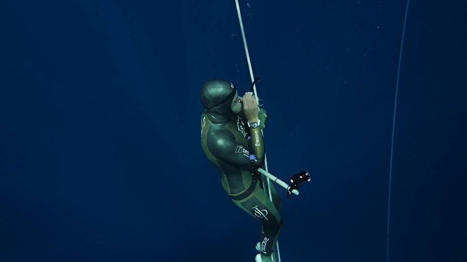 VIDEO: Slovenský freediver Martin Ruman vytvoril nový rekord. Na jeden nádych sa ponoril do hĺbky 114 metrov