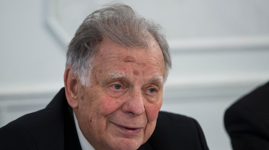 Zomrel držiteľ Nobelovej ceny, ktorý sa zaslúžil o rozvoj satelitnej a mobilnej komunikácie