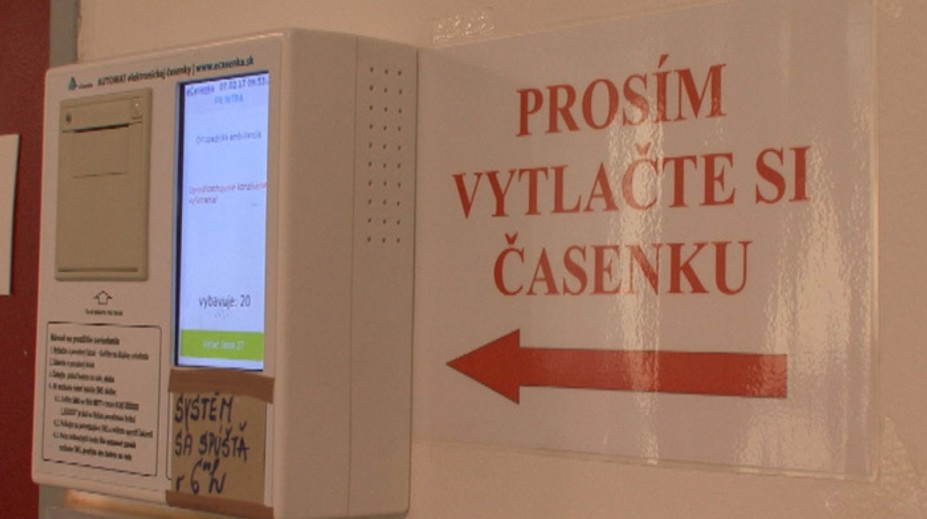 TÉMA: Kedysi sme stáli v radoch na banány, dnes čakáme v zástupoch na lekára