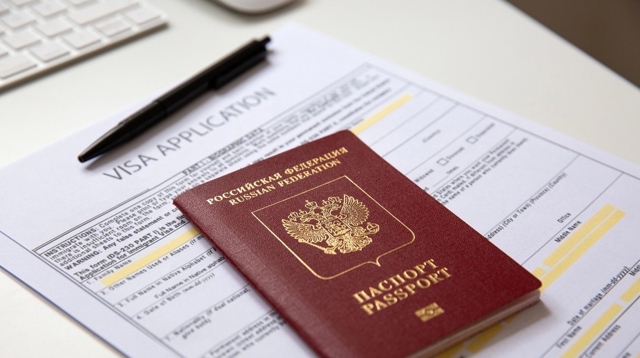Európska únia sprísnila pravidlá udeľovania víz pre ruských občanov
