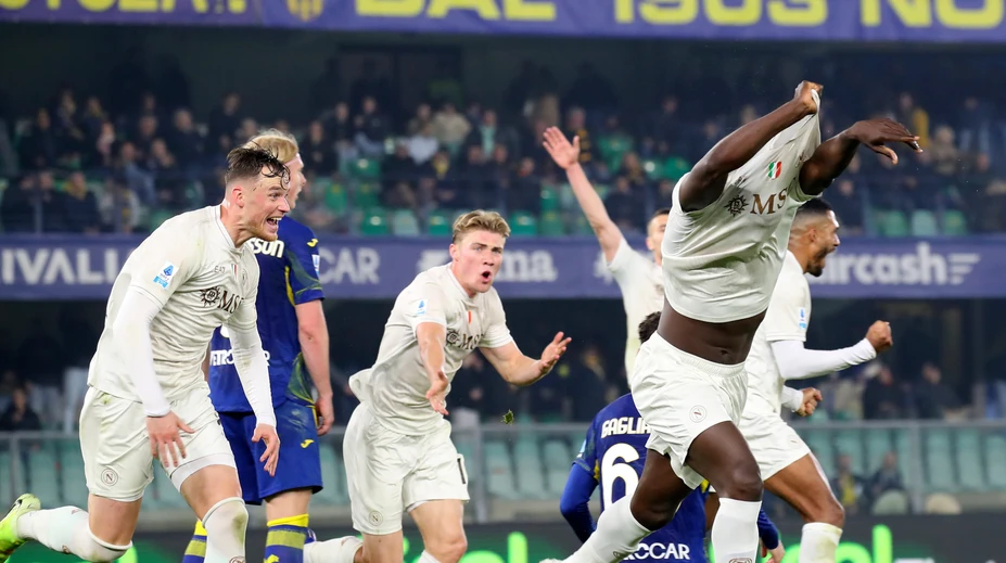 Lobotkov Neapol zlomil zlú sériu. Vo Verone ho zachránil Lukaku v 96. minúte