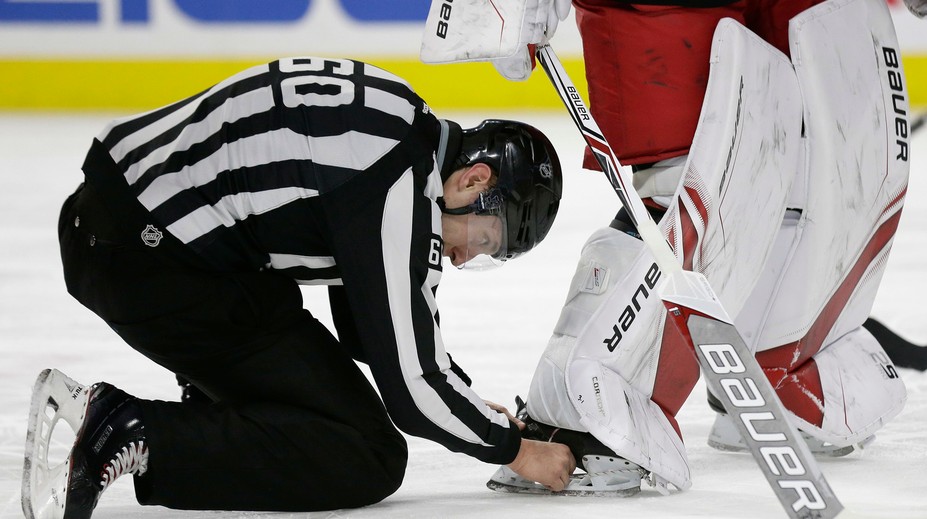 VIDEO: Neuveriteľné šťastie či smola brankára? O tomto góle sa bude hovoriť ešte dlho