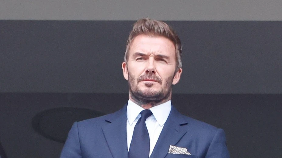 Väčšina ich kritizuje, Beckham je z nich nadšený. Anglickej legende zarábajú hydratačné pauzy šialené milióny