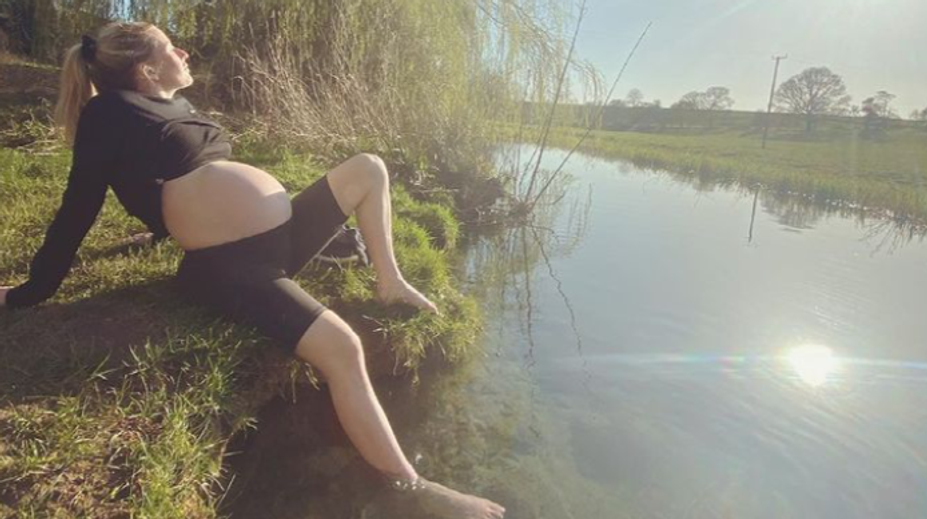 Porodiť už môže prakticky kedykoľvek! Takto vyzerá budúca mamička speváčka