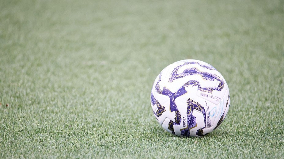 Skolaboval počas zápasu a následne zomrel. Futbalista zrejme veril v čarodejníctvo, čo sa mu stalo osudným