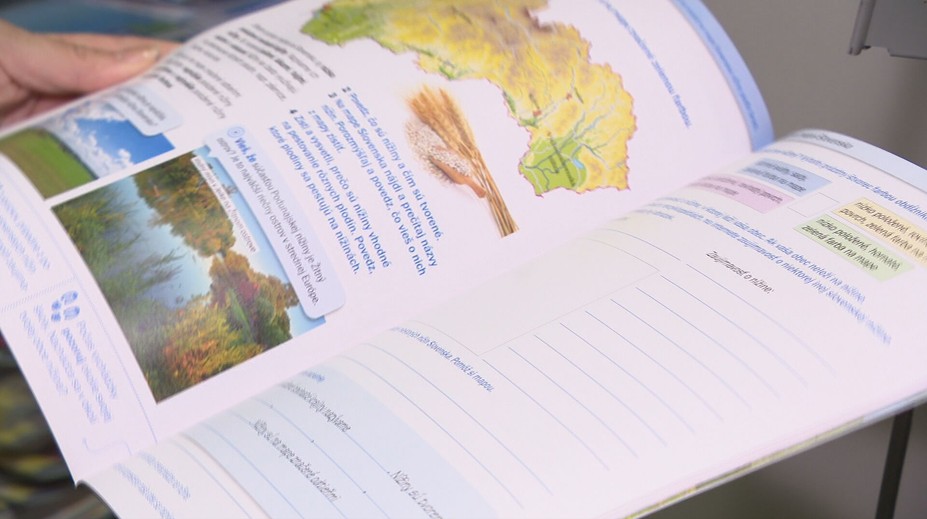 Ceny učebníc rastú a školám nebudú stačiť peniaze. Niektorí rodičia však zrejme budú platiť menej