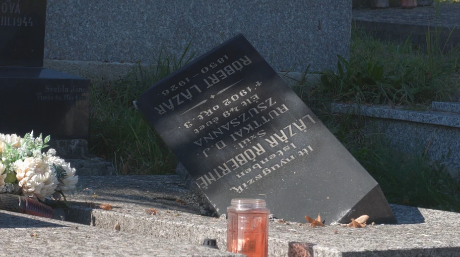 Otrasný čin na cintoríne vo Vrútkach: Ľudia nechápu, ako to niekto mohol urobiť
