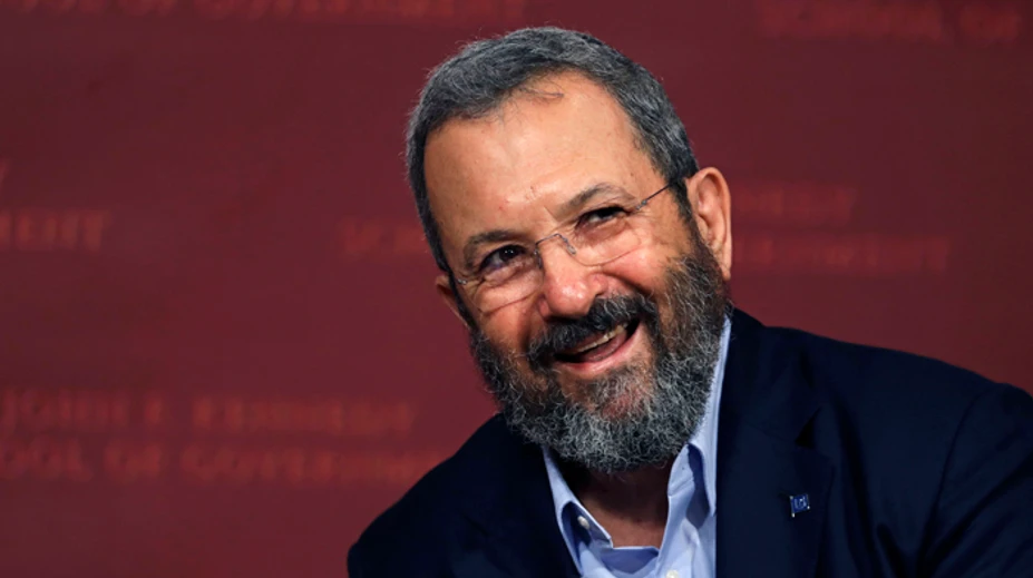 Barak sa ospravedlnil za zabitie arabských demonštrantov v roku 2000