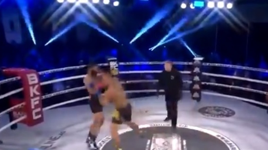 VIDEO: Extrarýchly koniec zápasu. Bojovník knokautoval súpera hneď na začiatku duelu