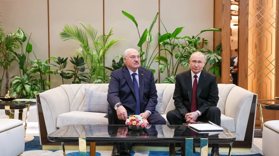 Rusko reaguje na Zelenského ultimátum Lukašenkovi. Putin sa vraj chystá do Minska