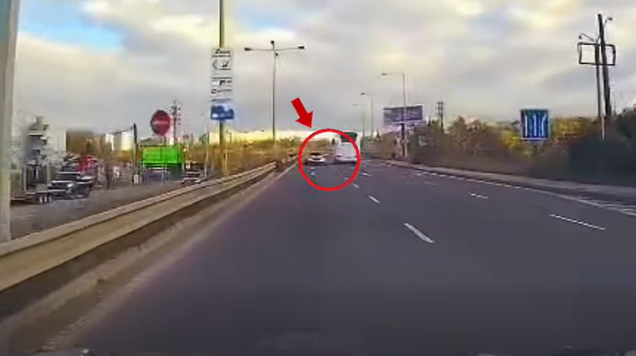 VIDEO: Nebezpečná jazda v Košiciach. Vodič v protismere narazil na policajtov, výhovorky mu nepomohli