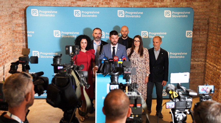 PS má problém. Pozastavilo členstvo veľkému sponzorovi, vracia mu 900-tisíc eur