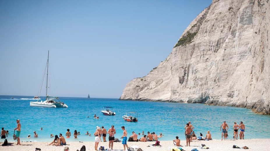 Na svetoznámu grécku pláž sa turisti toto leto nedostanú. Hrozí tam nebezpečenstvo
