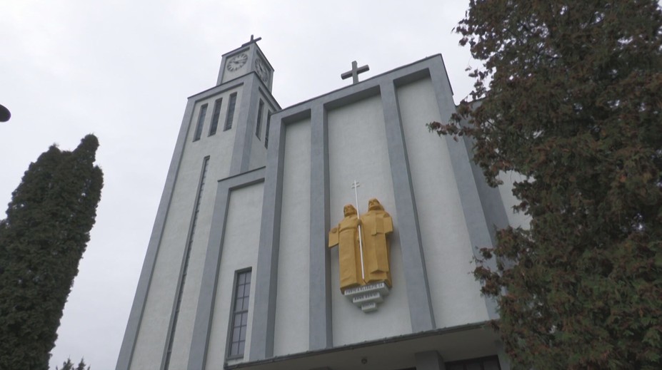 Zlodeji útočia počas omší: Kňaz káže v kostole, doma mu práve vykradnú faru a odnesú tisíce eur