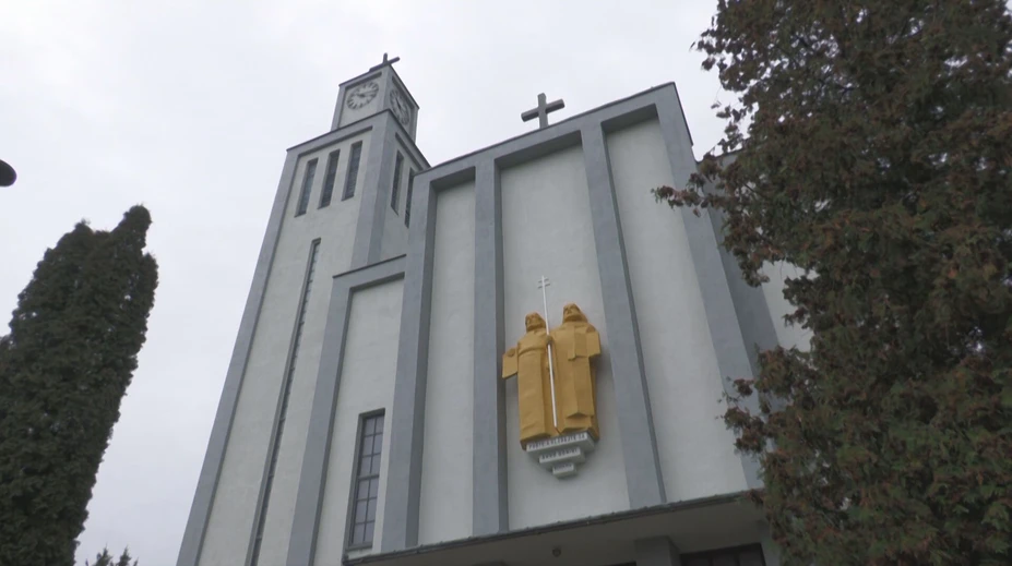 Zlodeji útočia počas omší: Kňaz káže v kostole, doma mu práve vykradnú faru a odnesú tisíce eur