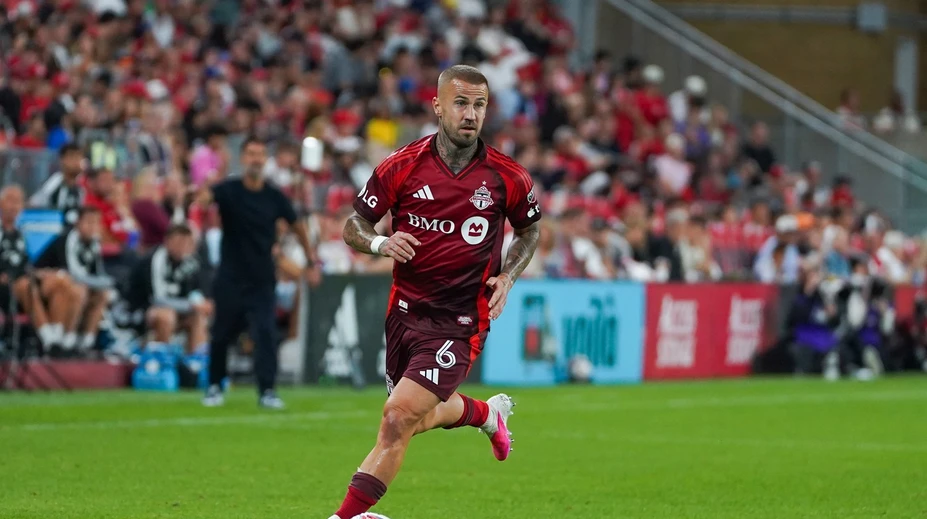 VIDEO: Bizarný vlastenec v MLS. Dlhoročný hráč Bundesligy poslal súpera do vedenia kurióznym spôsobom