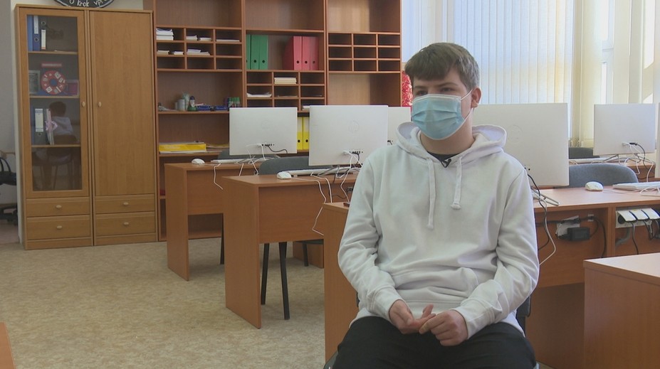 V písaní na stroji je mladý talent z Rimavskej Soboty najrýchlejší na Slovensku