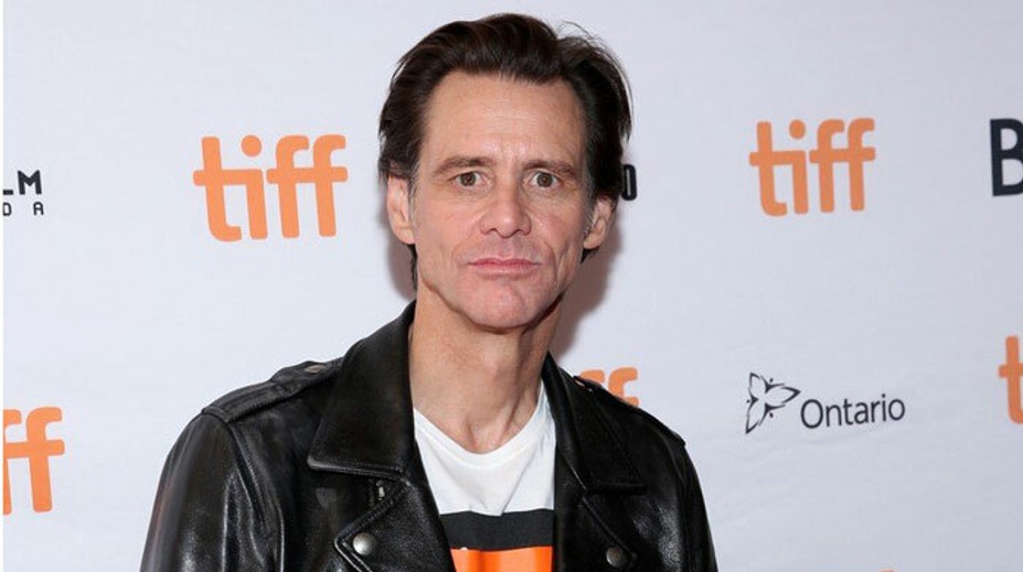 Vychudnutý Jim Carrey. Je z neho len kosť a koža