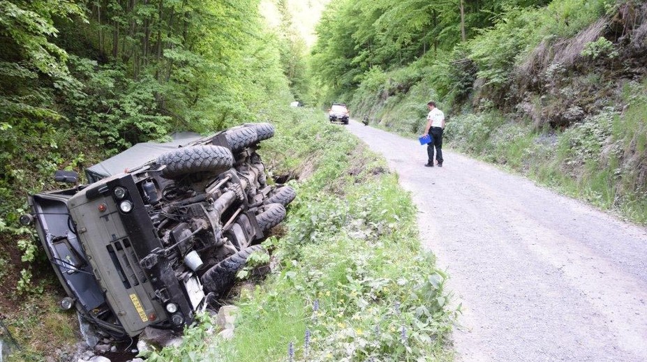 Už je známa možná príčina havárie vojenskej Tatry so 17 zranenými