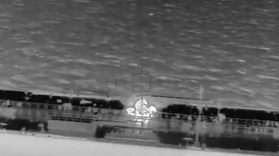 Vojna sa prvýkrát preniesla do Stredozemného mora. Ukrajinci hlásia zásah tankera z ruskej tieňovej flotily