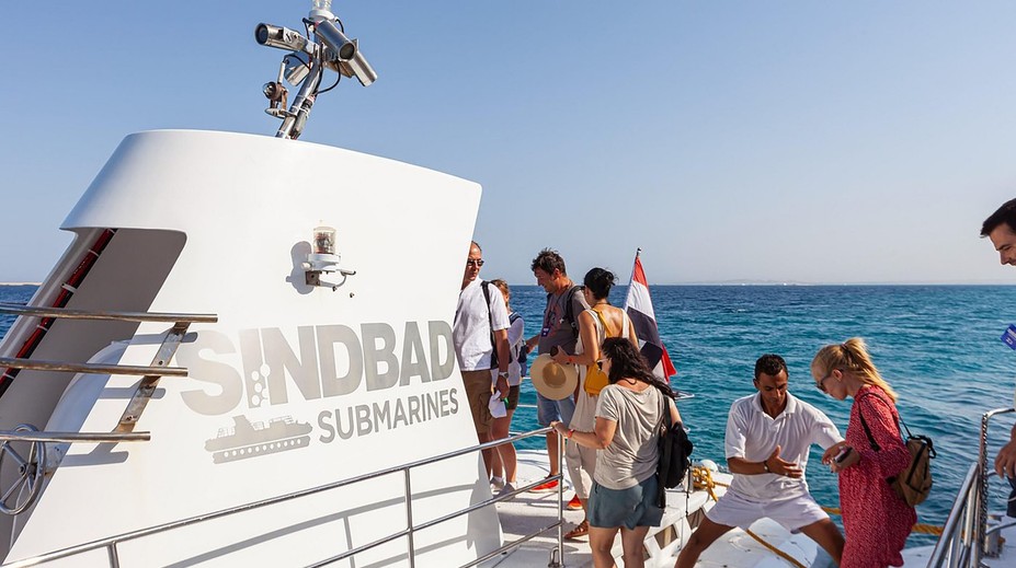 VIDEO: Keď sa začali ponárať, poklop bol stále otvorený. Turista zachytil na kameru chaos na ponorke v Hurghade