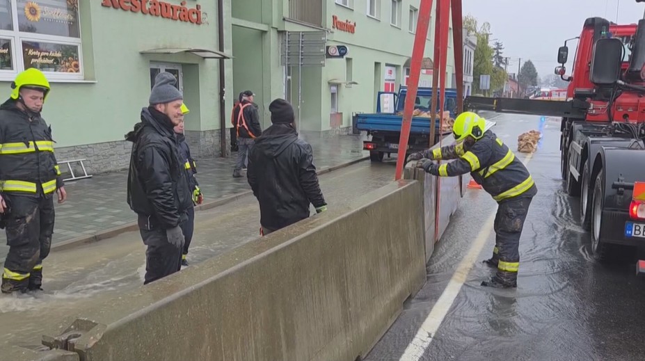 Miestni obviňujú vojakov, no úrady však odhalili, čo skutočne spustilo ničivú povodeň v Sliači