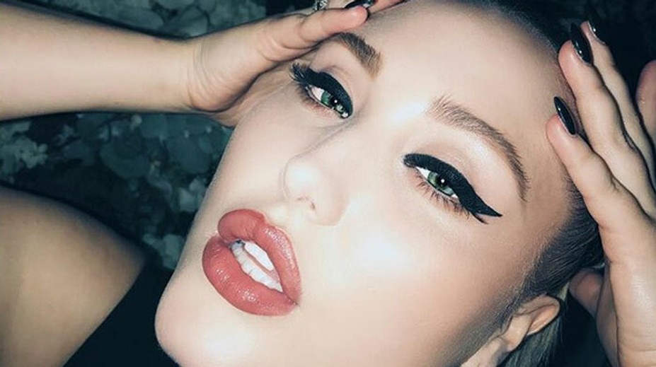 Dcéra Davida Hasselhoffa v spodnej bielizni: Takto sa hrdo nosia kilá navyše