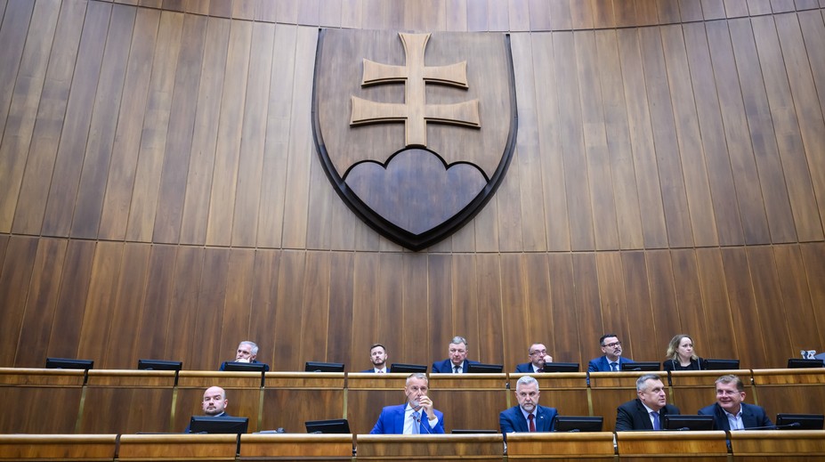Opozícia varuje: Vstup do parlamentu môže byť pre politické strany ťažší