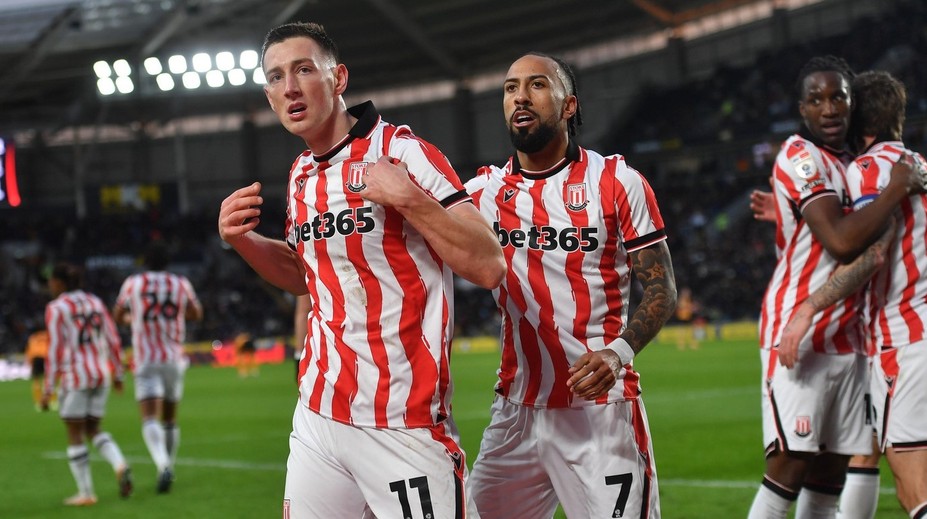 Čakanie sa skončilo. Boženík v Anglicku rozhodol duel, trávnik však po tvrdom páde opúšťal v bolestiach