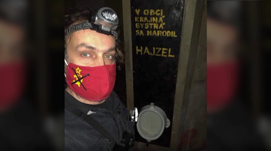 Pamätník komunistického pohlavára Biľaka opäť zmenil podobu. Prsty v tom má známy vytvarník