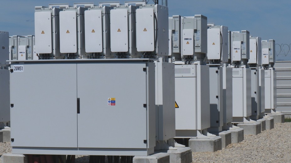 Skladovať tam môžu energiu, ktorú ste vyrobili aj vy. Na Slovensku spustili nové batériové úložisko