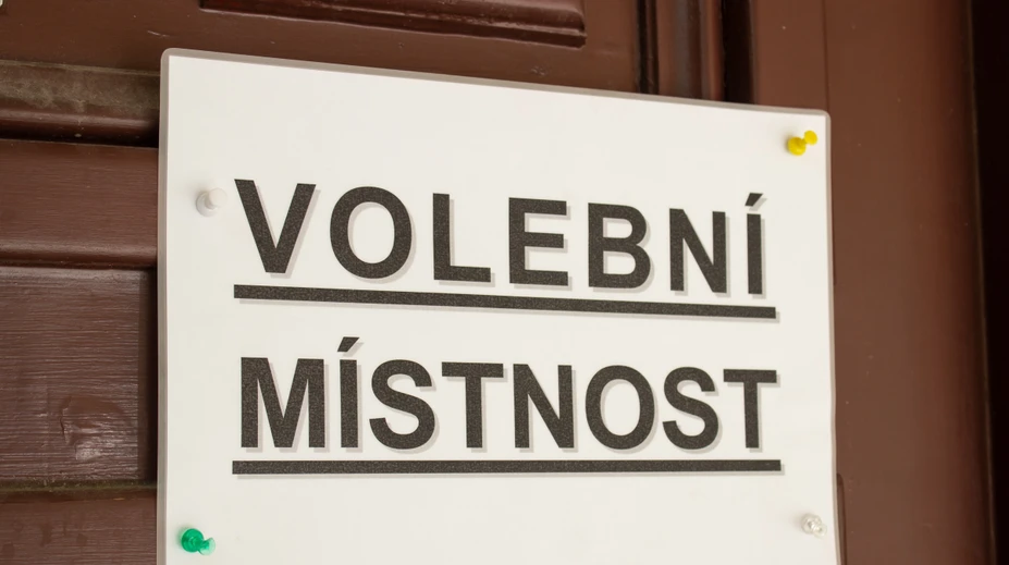 Miestnosti sú otvorené. V Česku sa začali komunálne a senátne voľby