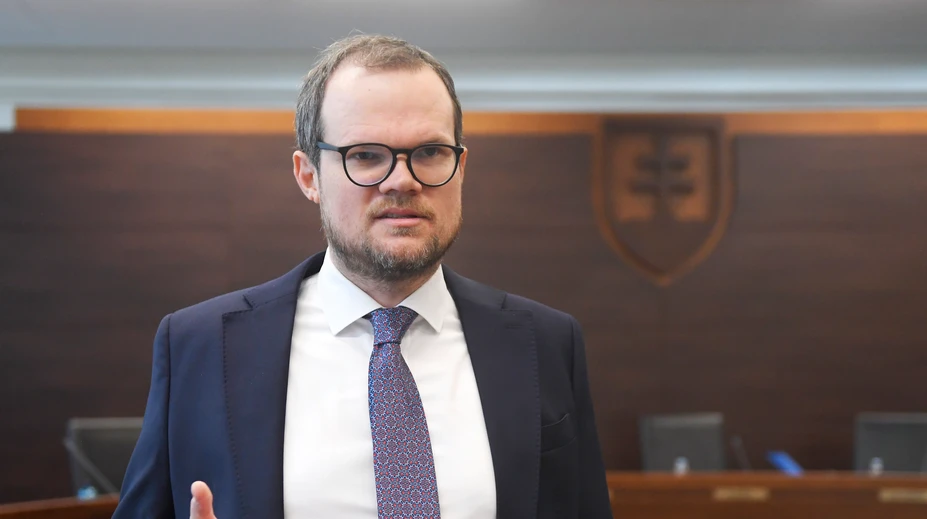 Rezort Šutaja Eštoka podal sťažnosť na Petra Kubinu. Advokát hovorí o zastrašovaní