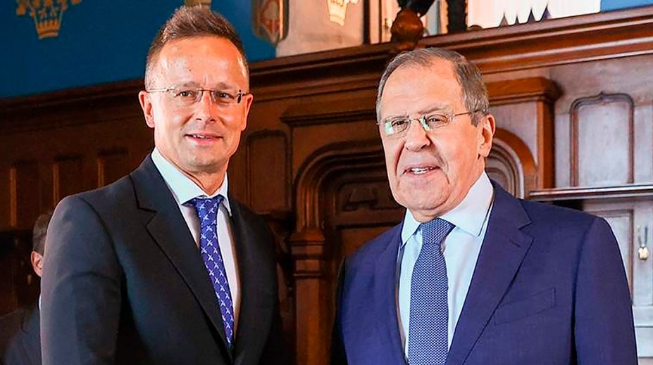 Maďarsko malo pomáhať Rusku v snahe vyradiť oligarchov zo sankčných zoznamov. V uniknutej nahrávke sa spomína aj Slovensko