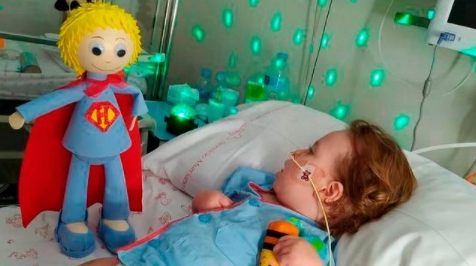 Lekár si myslel, že chlapec (1) má covid. Nesprávna diagnóza pre neho skončila doživotnými následkami