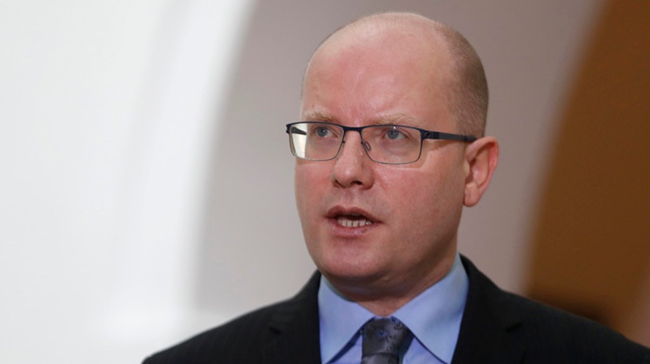 Vláda Bohuslava Sobotku podá v stredu demisiu