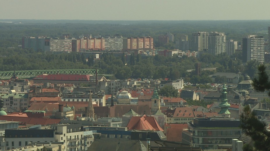 Realitná bublina sa prestala nafukovať. Ponuky pribúdajú, no kupujúcich brzdia drahšie hypotéky