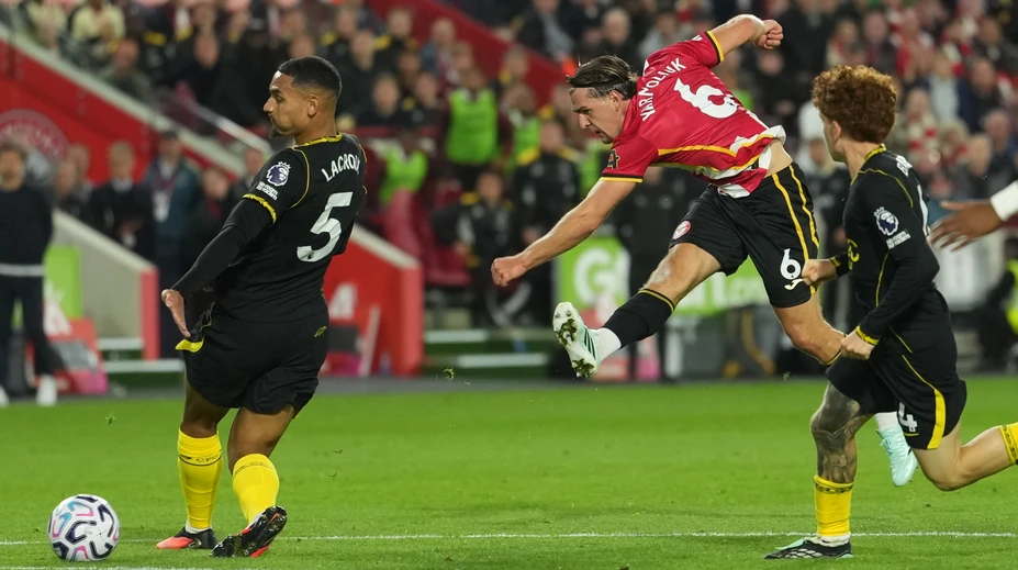 Chelsea v londýnskom derby vybuchla v druhom polčase. Na Brentforde sa nedokázala presadiť