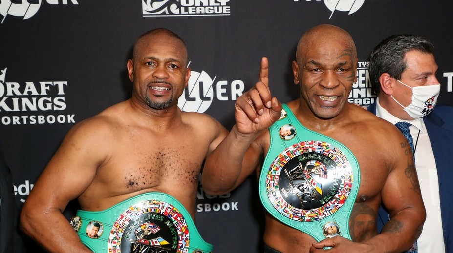 VIDEO: Mike Tyson sa vrátil do ringu po 15 rokoch. Pozrite si jeho súboj