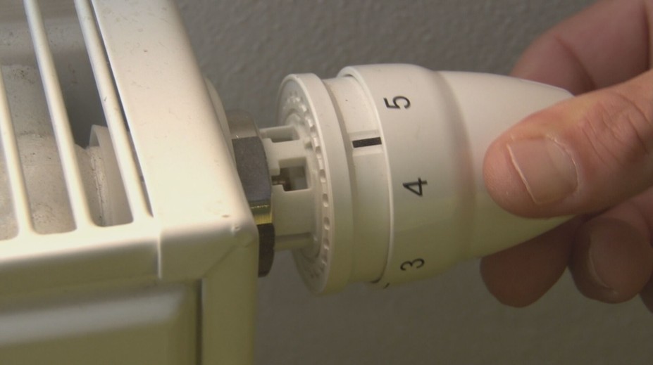 Kto dostane zľavu na energie a kto má smolu? Mnohé rodiny prídu o pomoc pre trvalý pobyt