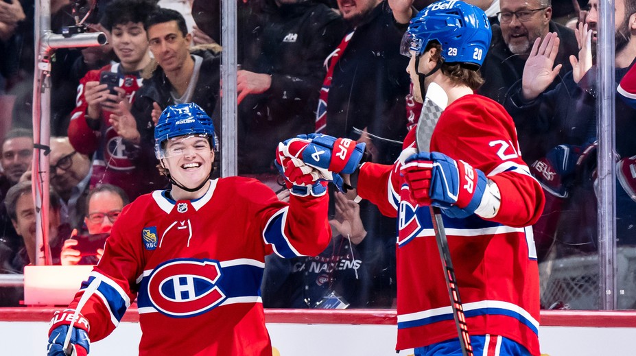 VIDEO: Piaty bod v rade, Slafkovský šikovným tečom riadil triumf Canadiens. Nemec s Devils nestačil na Boston