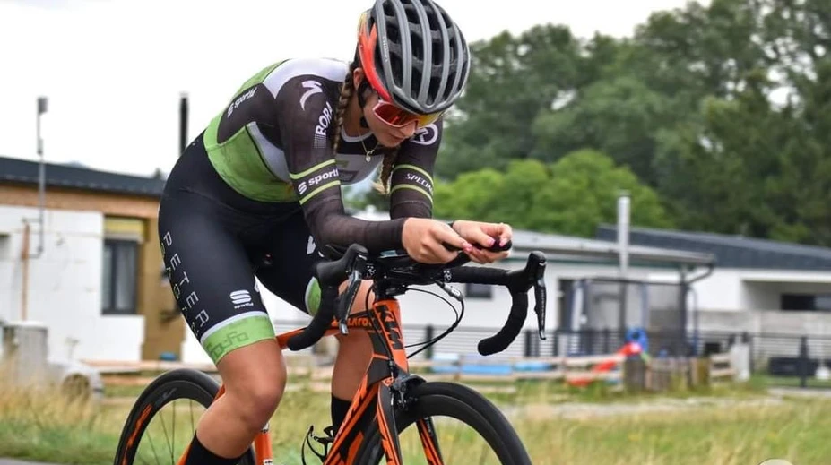 Slovenská reprezentantka v cyklistike žiada od cestárov tisícky eur odškodné za výtlk na ceste