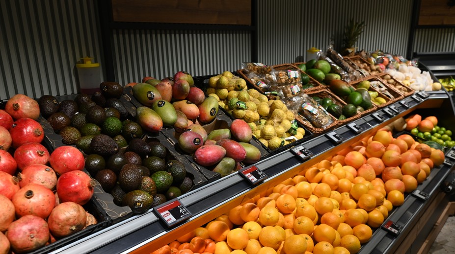 Niektoré obľúbené potraviny obsahujú prekvapivo veľa pesticídov. Vedci zverejnili rebríček