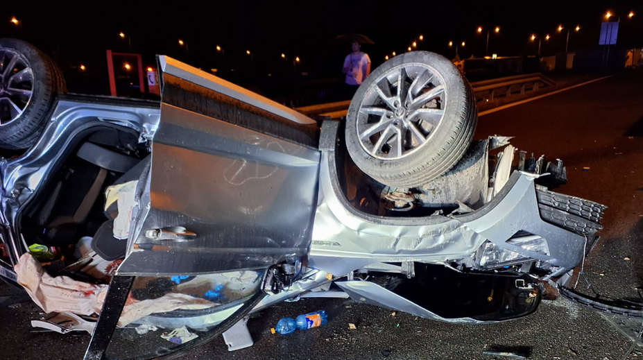 Tragická nehoda na D1 pri Martine. Zrážku s nákladiakom neprežil vodič osobného auta