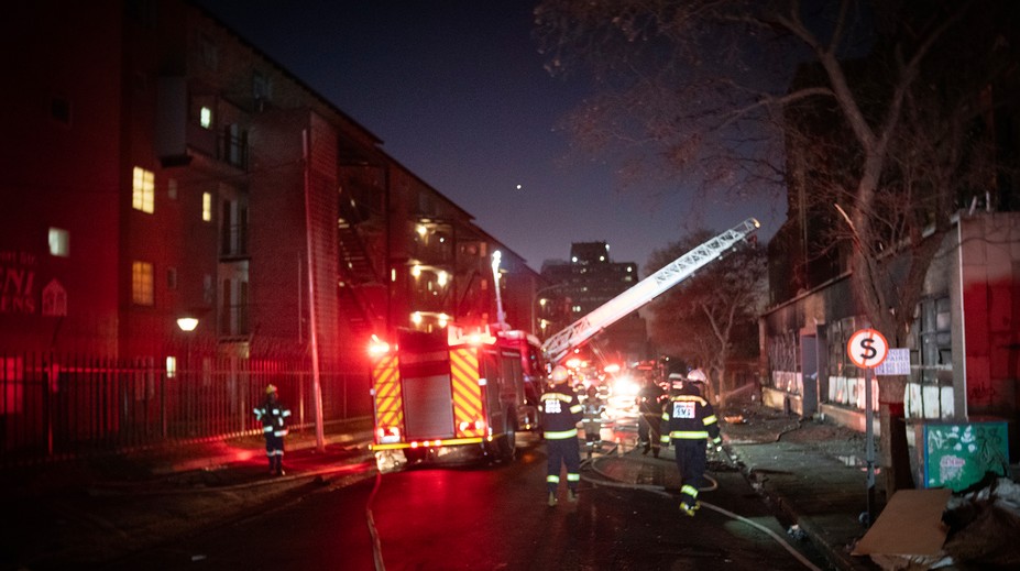 VIDEO: Pri požiari v Johannesburgu zahynulo vyše 70 ľudí. Najmladšia obeť nemala ani dva roky