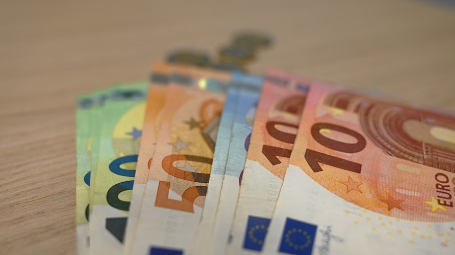 Od januára čaká mnohých Slovákov príjemná zmena. V peňaženke im zostane viac