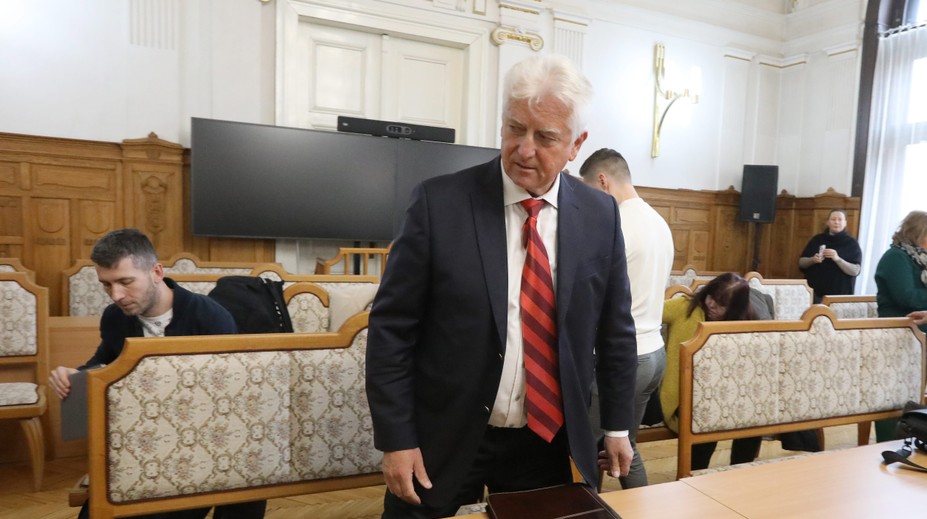 Niektorí ministri už ľutujú, že hlasovali za zníženie trestov. Verdikt v kauze Mýtnik rozvíril politické vody